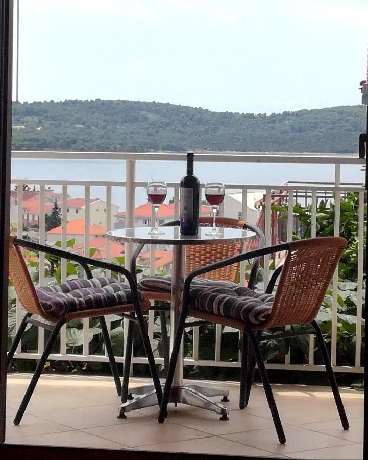 Apartment Mia - Spacious Apartment On 85 M2 With Beautiful Sea View Trogir Zewnętrze zdjęcie