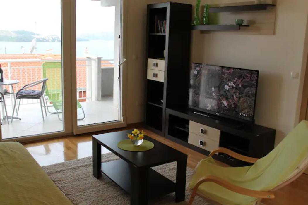 Apartment Mia - Spacious Apartment On 85 M2 With Beautiful Sea View Trogir Zewnętrze zdjęcie
