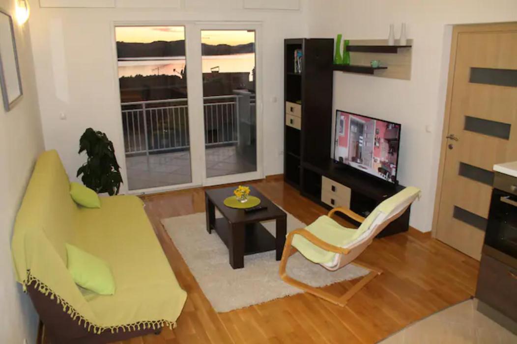 Apartment Mia - Spacious Apartment On 85 M2 With Beautiful Sea View Trogir Zewnętrze zdjęcie