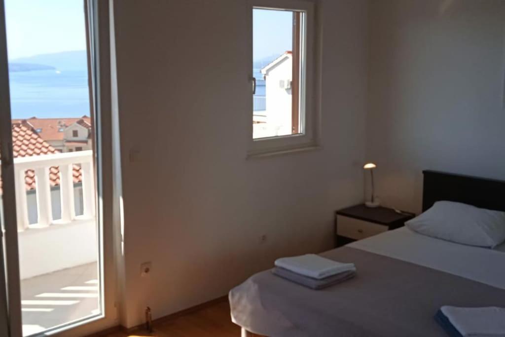 Apartment Mia - Spacious Apartment On 85 M2 With Beautiful Sea View Trogir Zewnętrze zdjęcie
