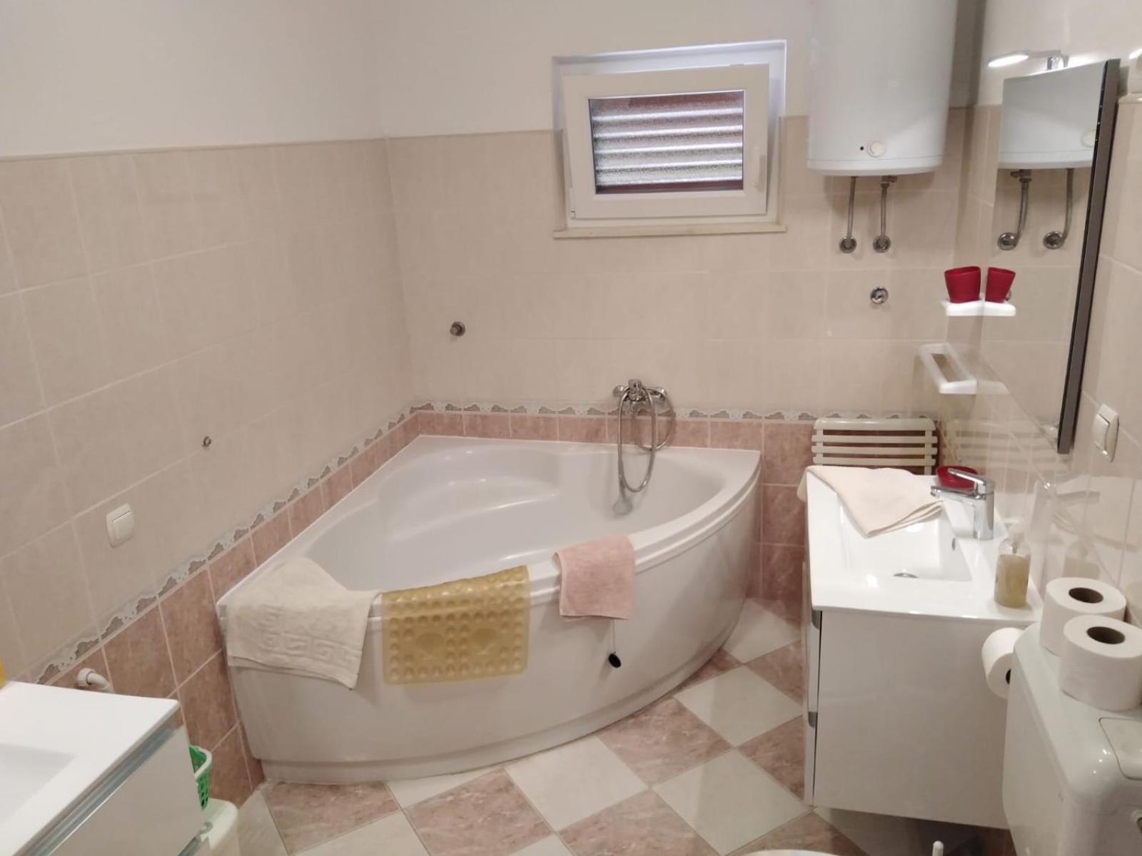 Apartment Mia - Spacious Apartment On 85 M2 With Beautiful Sea View Trogir Zewnętrze zdjęcie