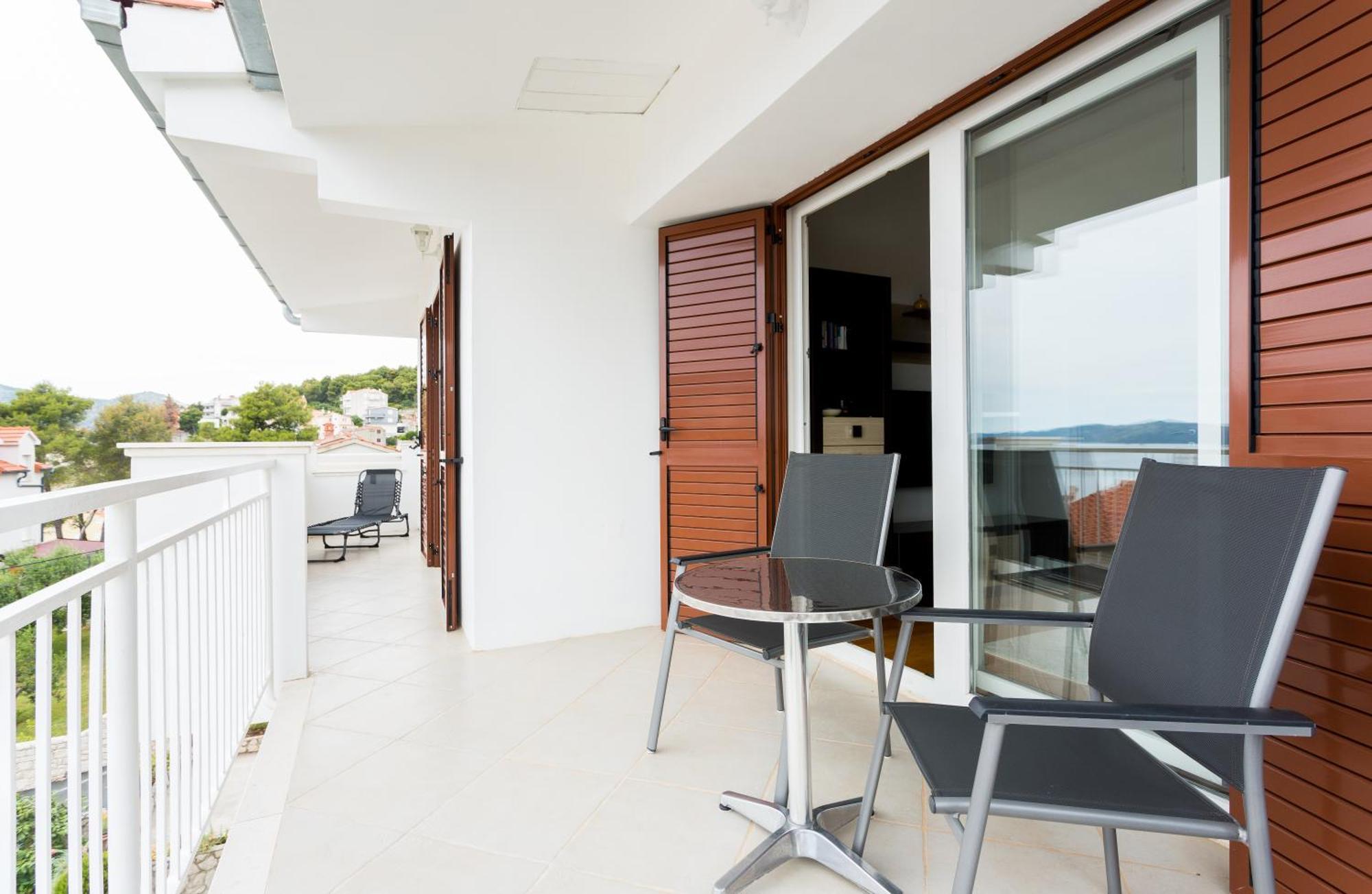 Apartment Mia - Spacious Apartment On 85 M2 With Beautiful Sea View Trogir Zewnętrze zdjęcie