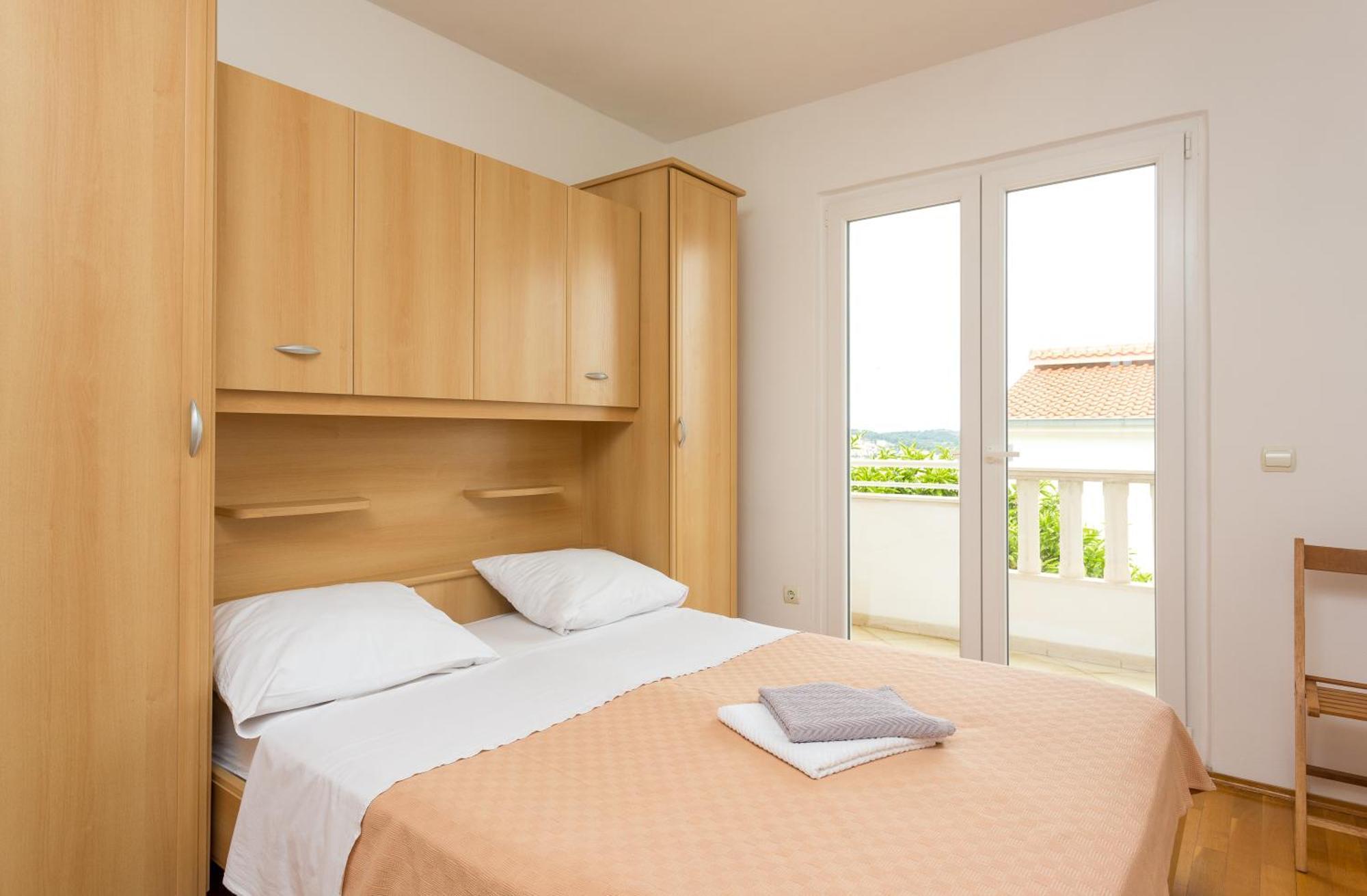 Apartment Mia - Spacious Apartment On 85 M2 With Beautiful Sea View Trogir Zewnętrze zdjęcie