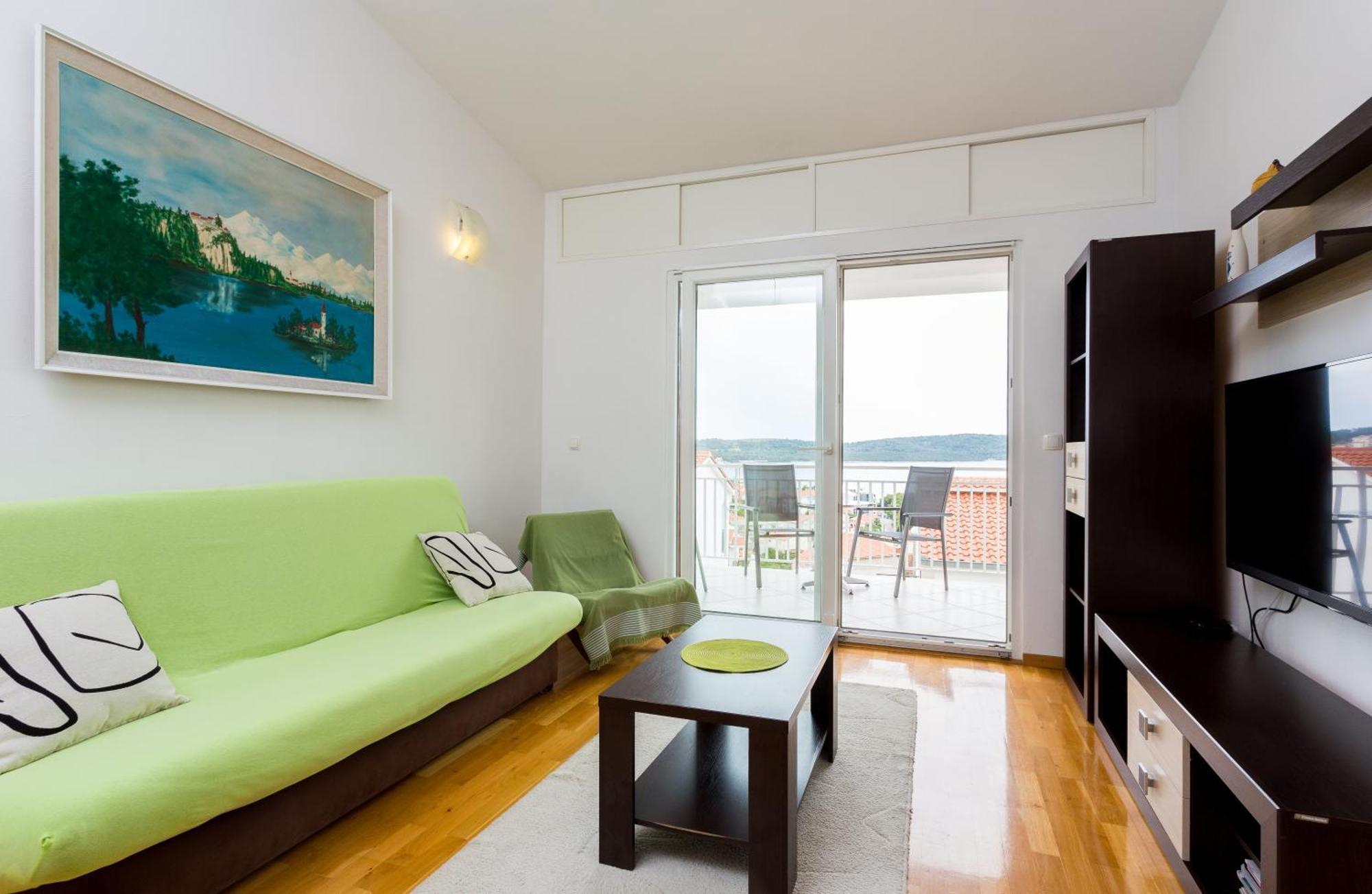 Apartment Mia - Spacious Apartment On 85 M2 With Beautiful Sea View Trogir Zewnętrze zdjęcie